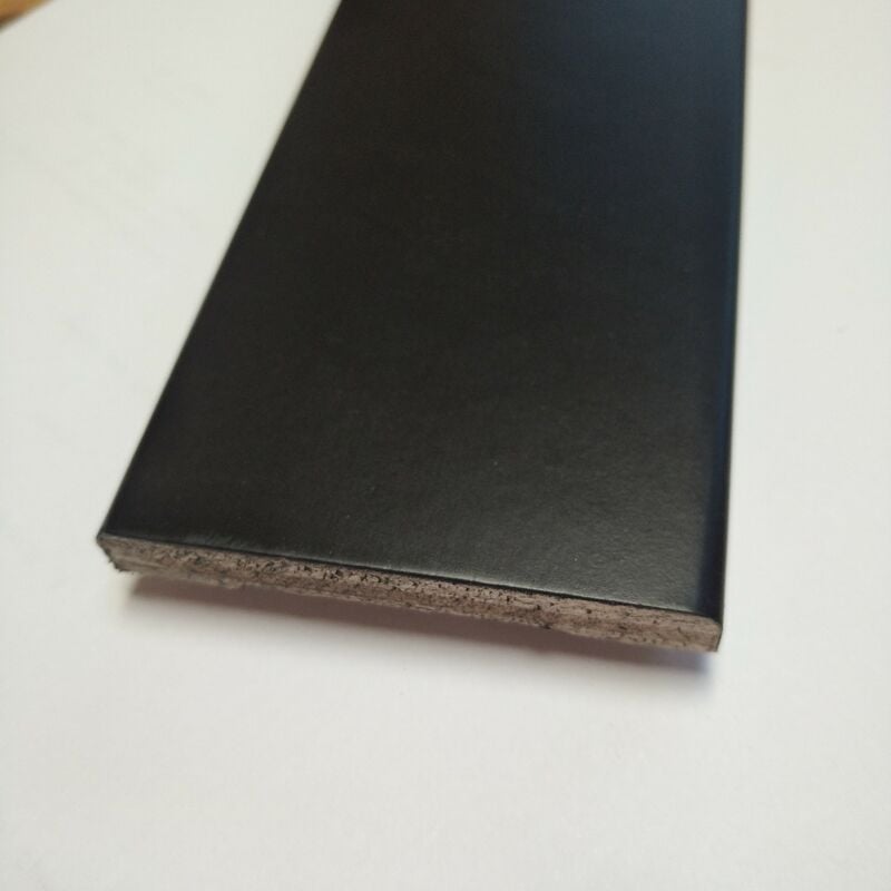 foto del prodotto 10 coprifili porta mostrine sp.mm10x70x2250 verniciato nero base multistrato