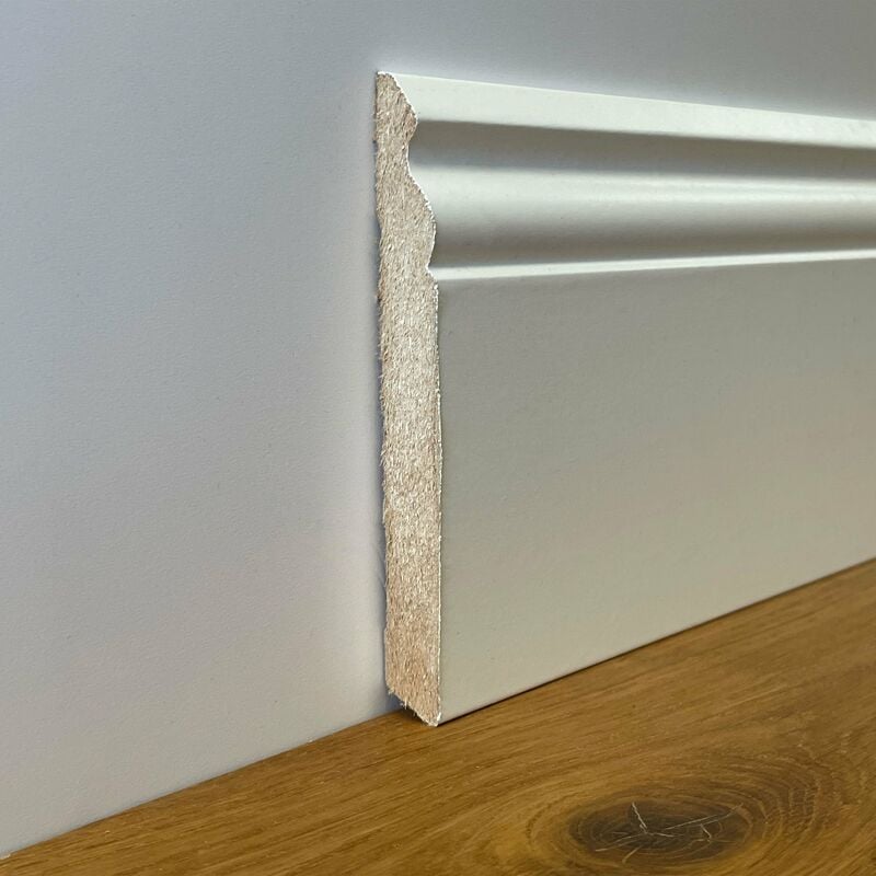 foto del prodotto 100.8ml di battiscopa zoccolino ducale in fibra di legno compatta 120x15 bianco ral 9010