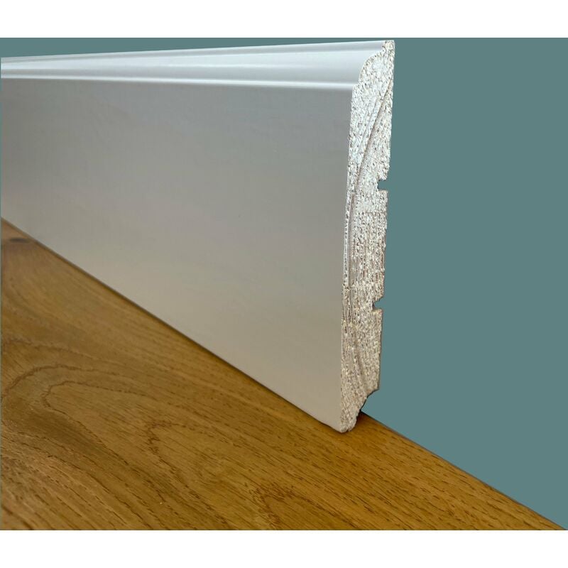 foto del prodotto 100 metri lineari di battiscopa premium in legno massello mod.firenze 120x15 laccato bianco