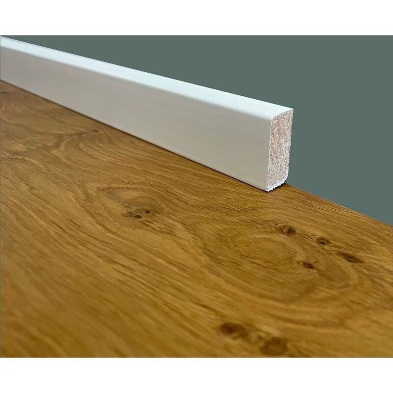 foto del prodotto 100ml di battiscopa premium in legno massello basso squadrato 33x14 laccato bianco