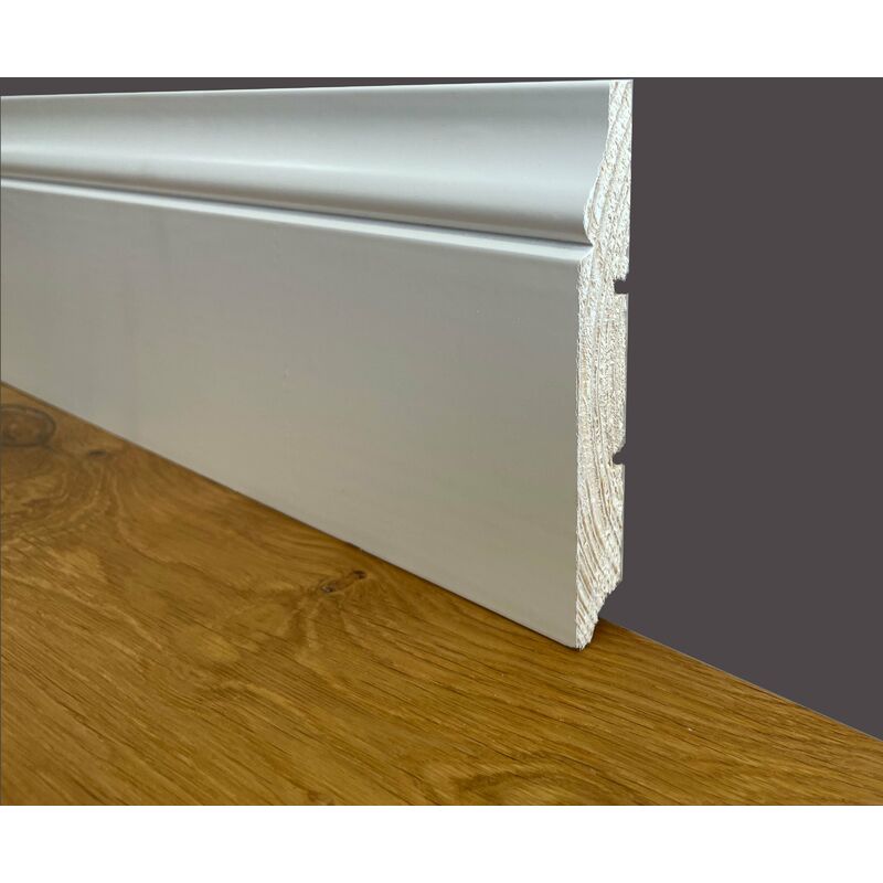 foto del prodotto 100ml di battiscopa premium in legno massello mod.barocco 120x16 laccato bianco