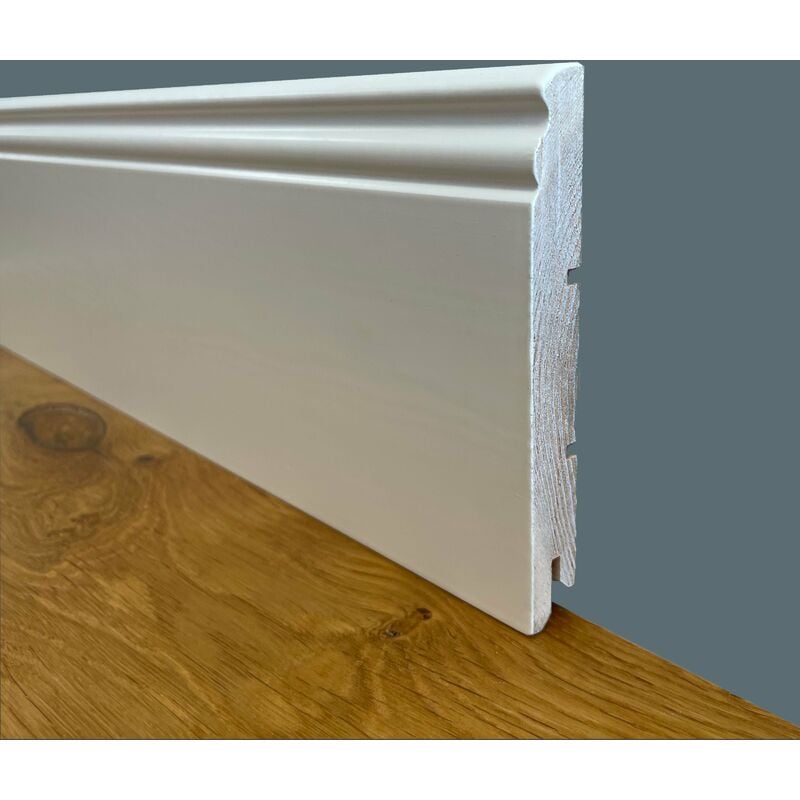 foto del prodotto 100ml di battiscopa premium in legno massello mod.ducale 120x15 laccato bianco