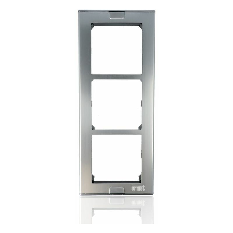 foto del prodotto 1148 63 telaio porta moduli con cornice per 3 moduli urmet