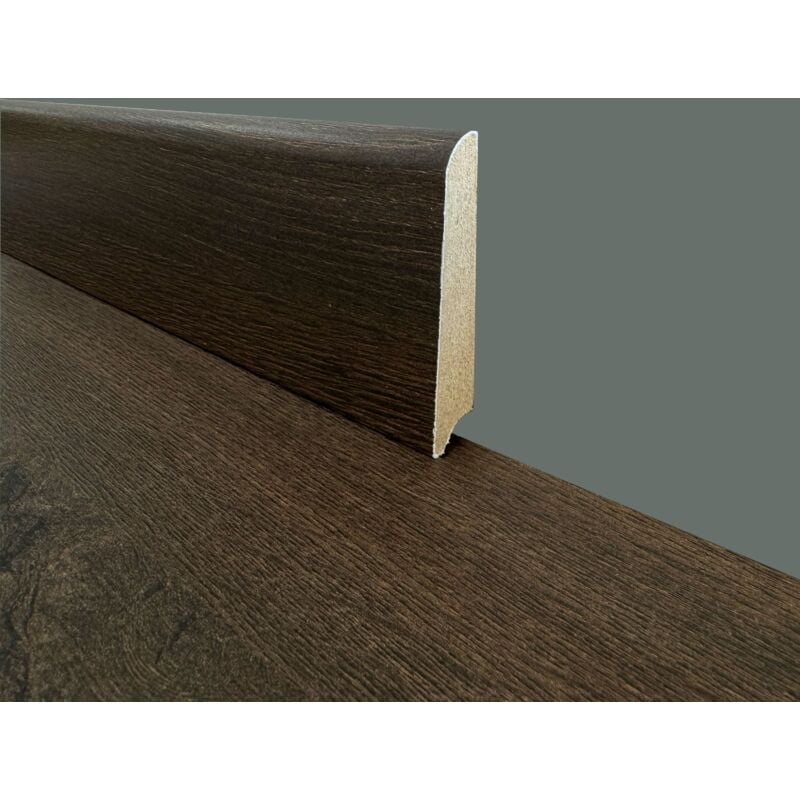 foto del prodotto 2,99ml battiscopa in fibra di legno coordinato gamma laminati 70x15 inclinato vari decori kuba quercia thermo 