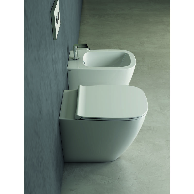 foto del prodotto ceramica globo sanitari genesis filomuro scarico traslato senza brida cm. 50x36