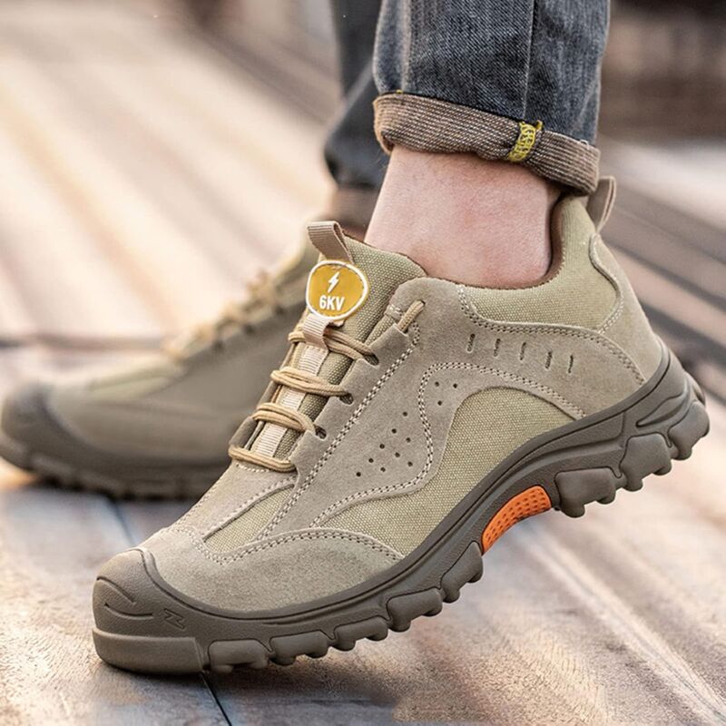 foto del prodotto scarpe assicurative sul lavoro, tomaia impermeabile, anti sfondamento, anti perforazione, traspiranti, scarpe antinfortunistiche da lavoro quattro