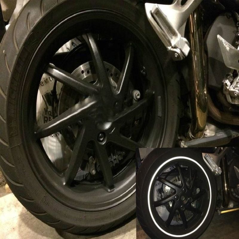 foto del prodotto 3m strisce per cerchi moto adesive rifrangenti 7mm x 6mt colore nero, modello senza applicatore
