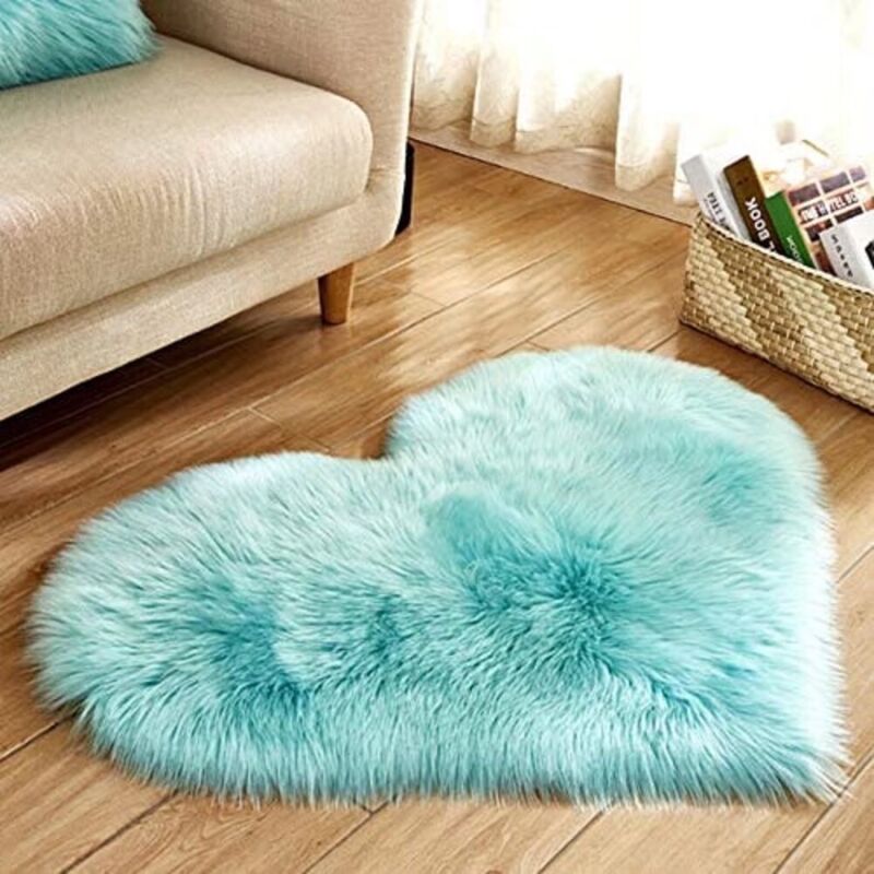 foto del prodotto 40 x 50 cm 15,7 x 19,6 pollici piccolo tappeto a forma di cuore in finta pelle di pecora morbido peluche lungo e soffice shaggy tappeto per camera