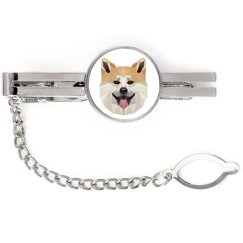 foto del prodotto akita, akita inu fermacravatta geometrico con foto e scritta art dog