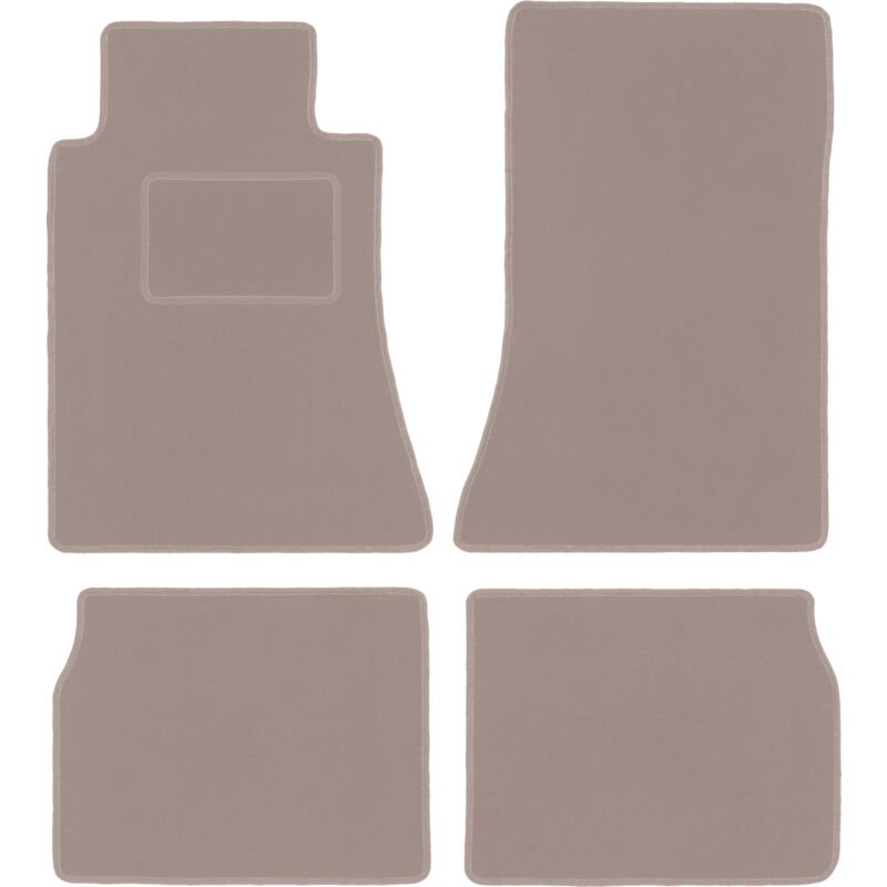 foto del prodotto tappetini in velluto beige per mercedes e w124 berlina, station wagon 1984 1997 