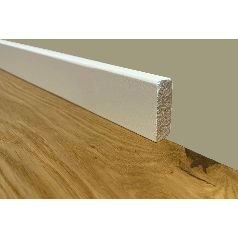 foto del prodotto 96ml di battiscopa squadrato basso laccato bianco in legno massello 40x13 prezzo al ml 
