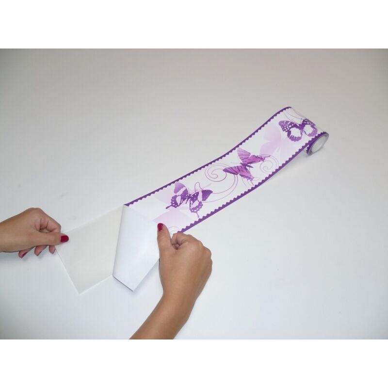 foto del prodotto a.s.creations a.s. cr ation 901224 9012 24 bordo autoadesivo con farfalle, 5,00 m x 10 cm, colore viola