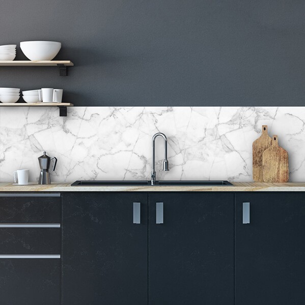 foto del prodotto adesivo tecnico da cucina lavabile e certificato ignifugo paraschizzi marmo bianco 260x60