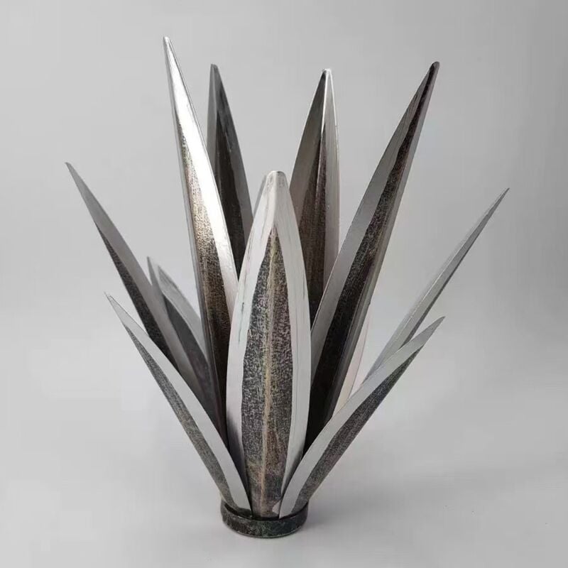 foto del prodotto aiperq decorazione da giardino in metallo e pianta di agave scultura rustica in metallo statua rustica da giardino 35 cm, 9 foglie argento 