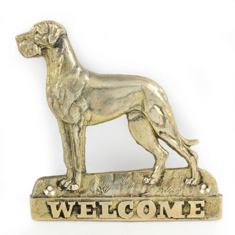 foto del prodotto alano ii targa porta con un cane, targa di benvenuto in ottone, cartello unico con la scritta welcome by art dog
