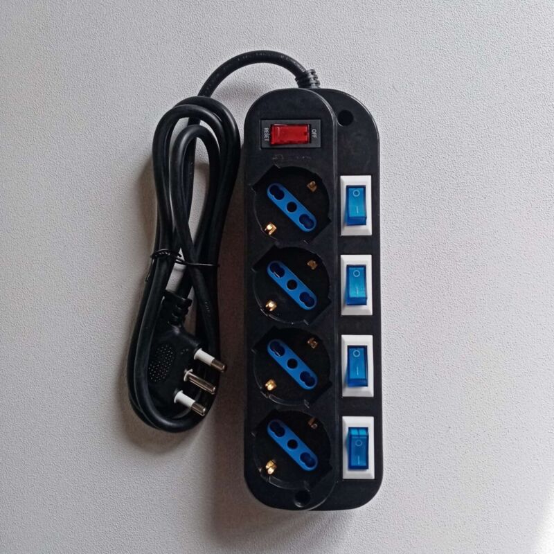 foto del prodotto alcapower multipresa nera da 4 posti universali con 5 interruttori cavo da 1,5mt