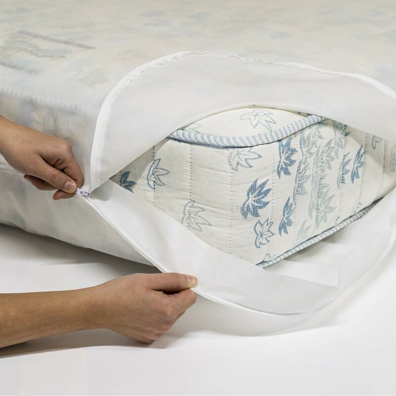 foto del prodotto allergosystem set antiacaro nuvola composto da coprimaterasso con cerniera per letto singolo, 80x190x20cm e copricuscino, 50x80cm, 100 polipropilene