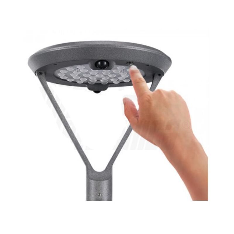 foto del prodotto alpha elettronica lampione led a carica solare 20w base a v serie modus jo638 ow1