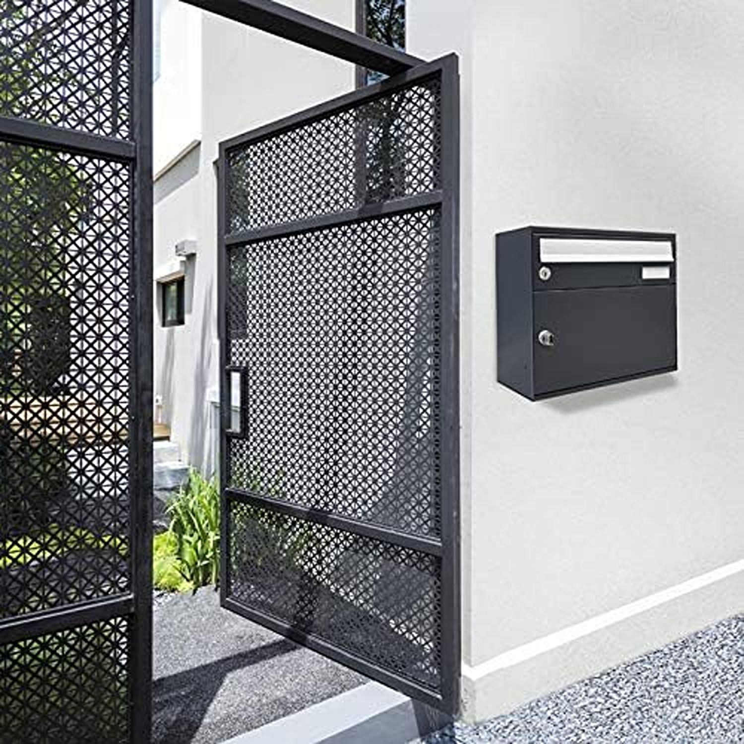 foto del prodotto alubox easybox cassetta posta con vano portapacchi con serratura pblock cassetta postale da esterno 33x40x27 cm in lamiera zincata e sportello in profilato di alluminio personalizzabile colore antracite