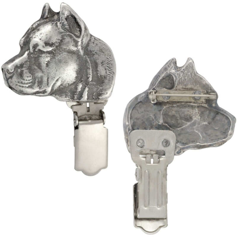 foto del prodotto american staffordshire terrier, amstaff, amstaf i - spilla con clip, porta numero di partenza, distintivo argentato per esposizione canina di art-dog
