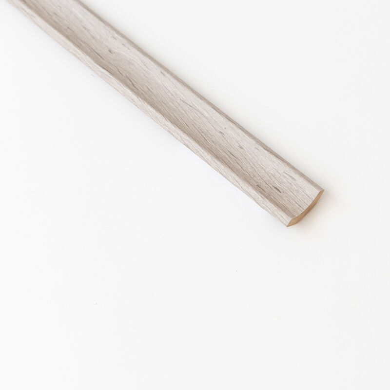 foto del prodotto angolare mdf rovere grigio liscio mm.22x22x2400