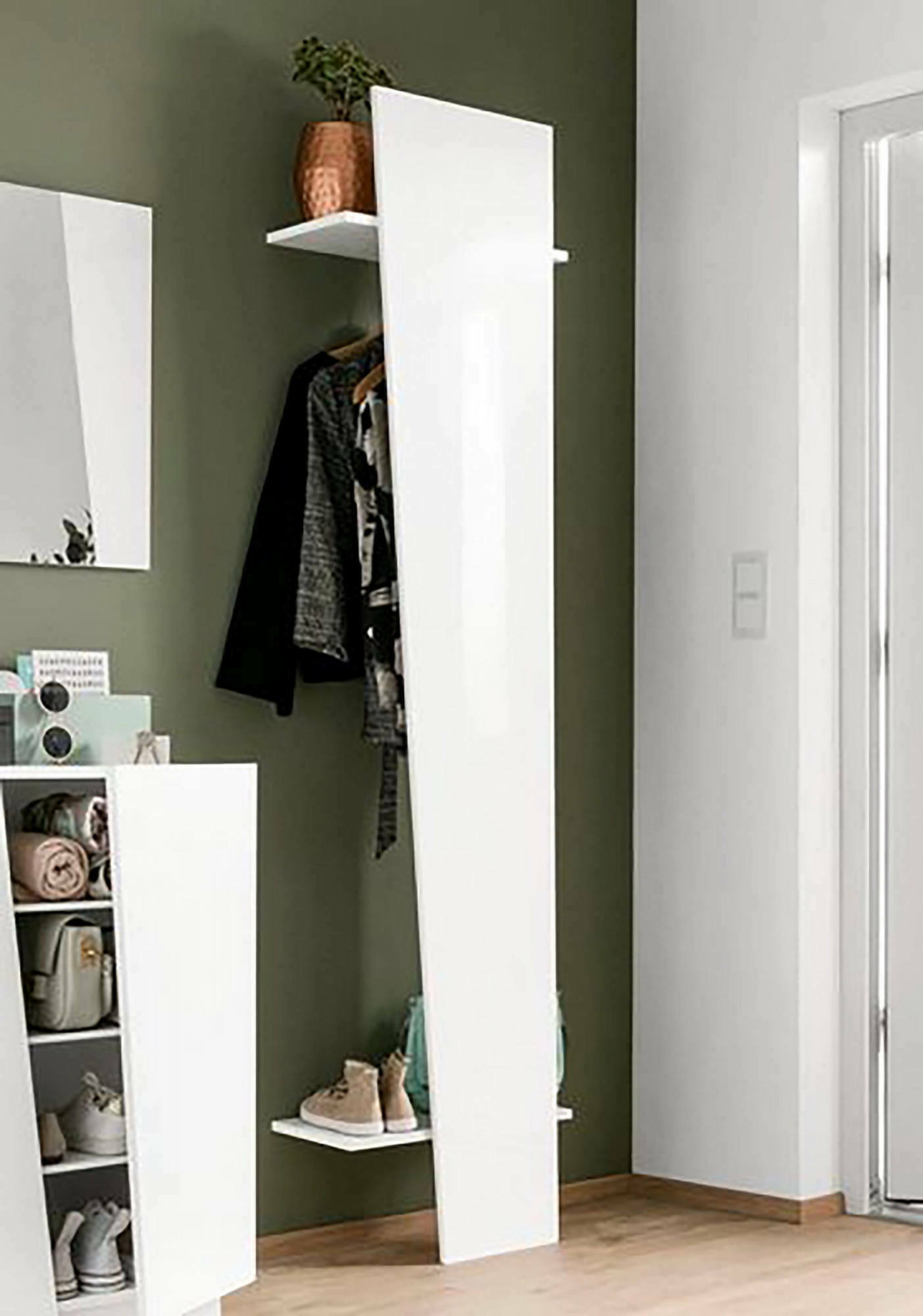 foto del prodotto appendiabiti allinko, made in italy, tubo per vestiti e 2 ripiani, mobile ingresso, entratina moderna, cm 50x30h200, bianco lucido