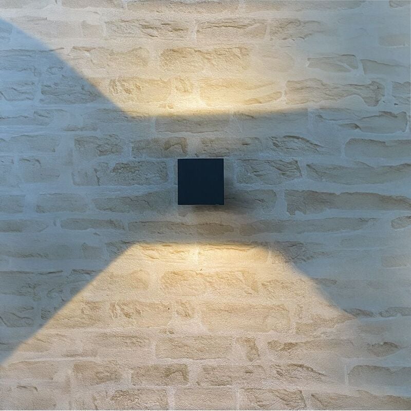 foto del prodotto applique a led 6w eq 60w esterno cordoba ip65 temp rature de couleur bianco caldo 3000k