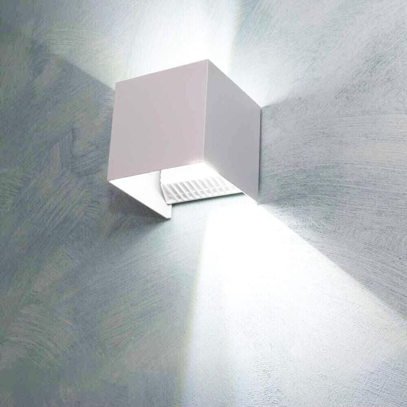 foto del prodotto applique a parete faretto 52 led luce bianca 22 watt esterno interno ip65 es66bf