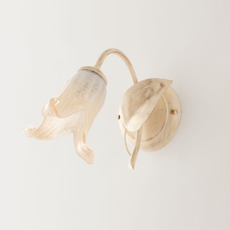 foto del prodotto applique classico 1 luce foglie in ferro battuto vetro avorio e oro serie limone