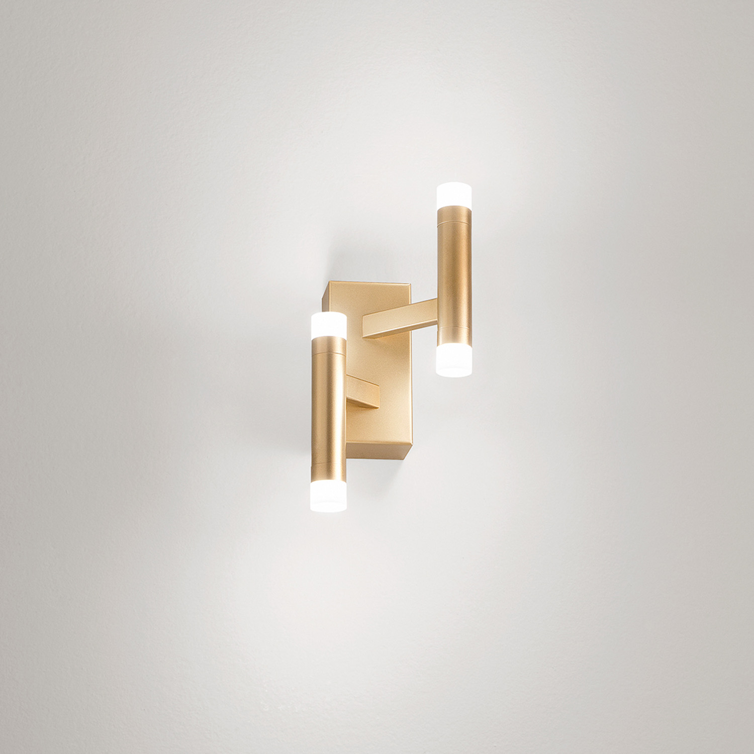 foto del prodotto applique contemporanea candles metallo oro spazzolato acrilico led 12w 3000k