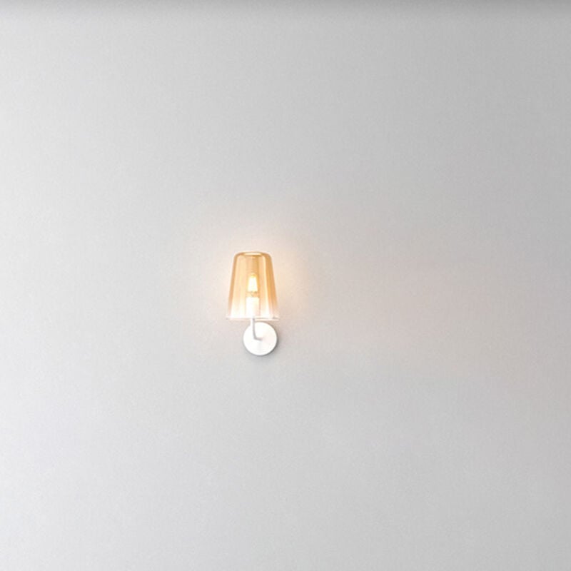 foto del prodotto applique contemporanea shaded metallo ottone vetro ambra 1 luce e27