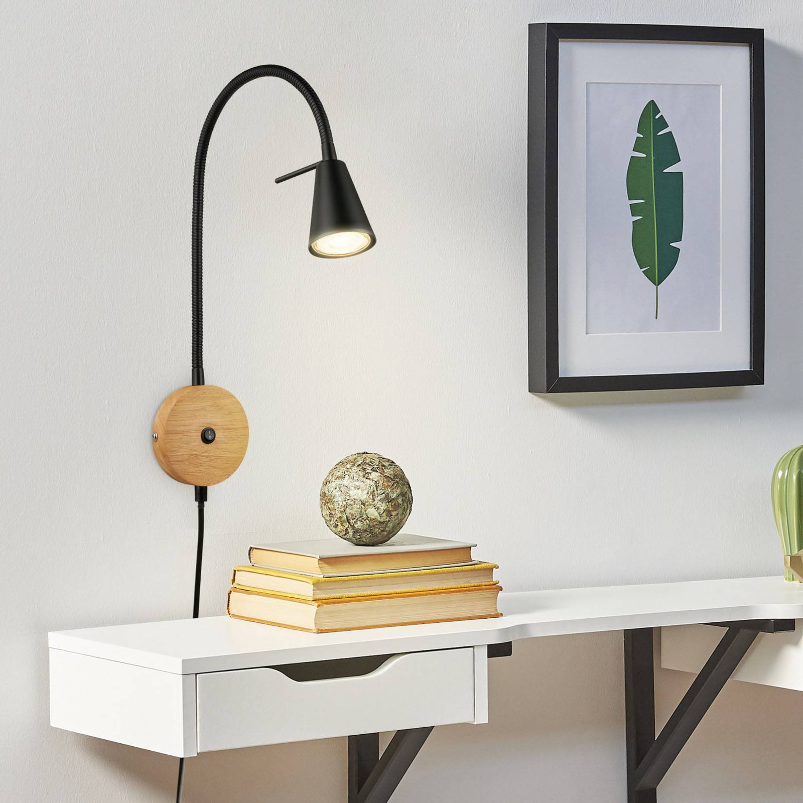 foto del prodotto applique contemporanea tusa metallo legno nero 1 luce gu10 3000k