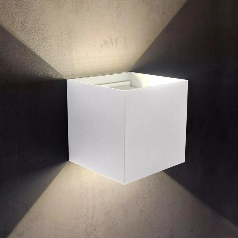 foto del prodotto applique cubo led 12w faro faretto doppia luce ip65 per parete e muro 3000k maka