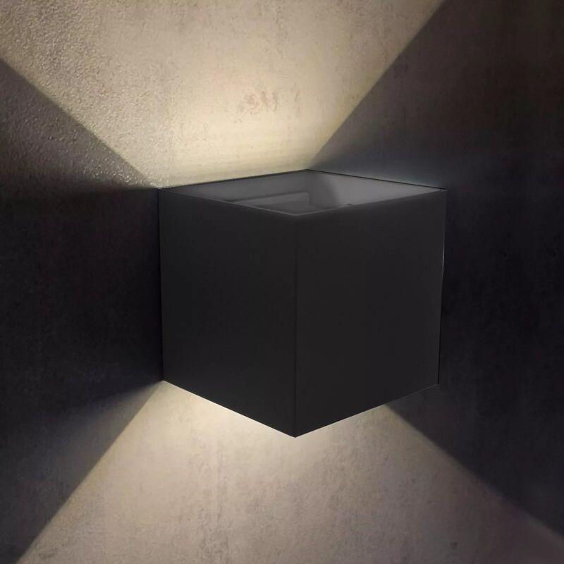 foto del prodotto applique cubo led 12w faro faretto doppia luce ip65 per parete e muro 3000k maka