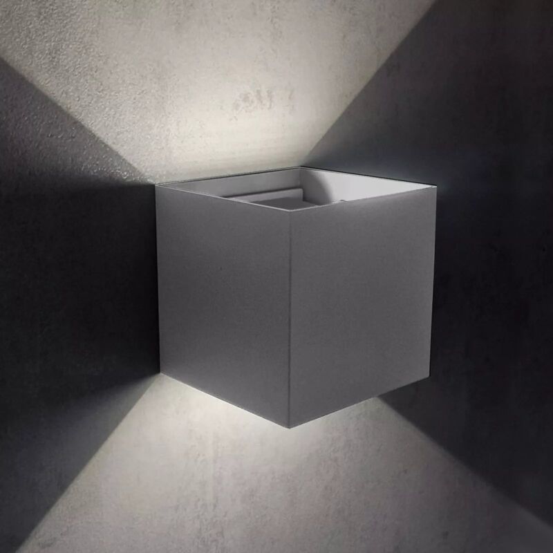 foto del prodotto applique cubo led 12w faro faretto doppia luce ip65 per parete e muro 4000k maka