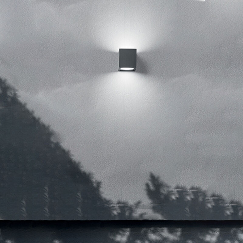 foto del prodotto applique da esterno moderna totem metallo grigio grafite 2 luci gx53