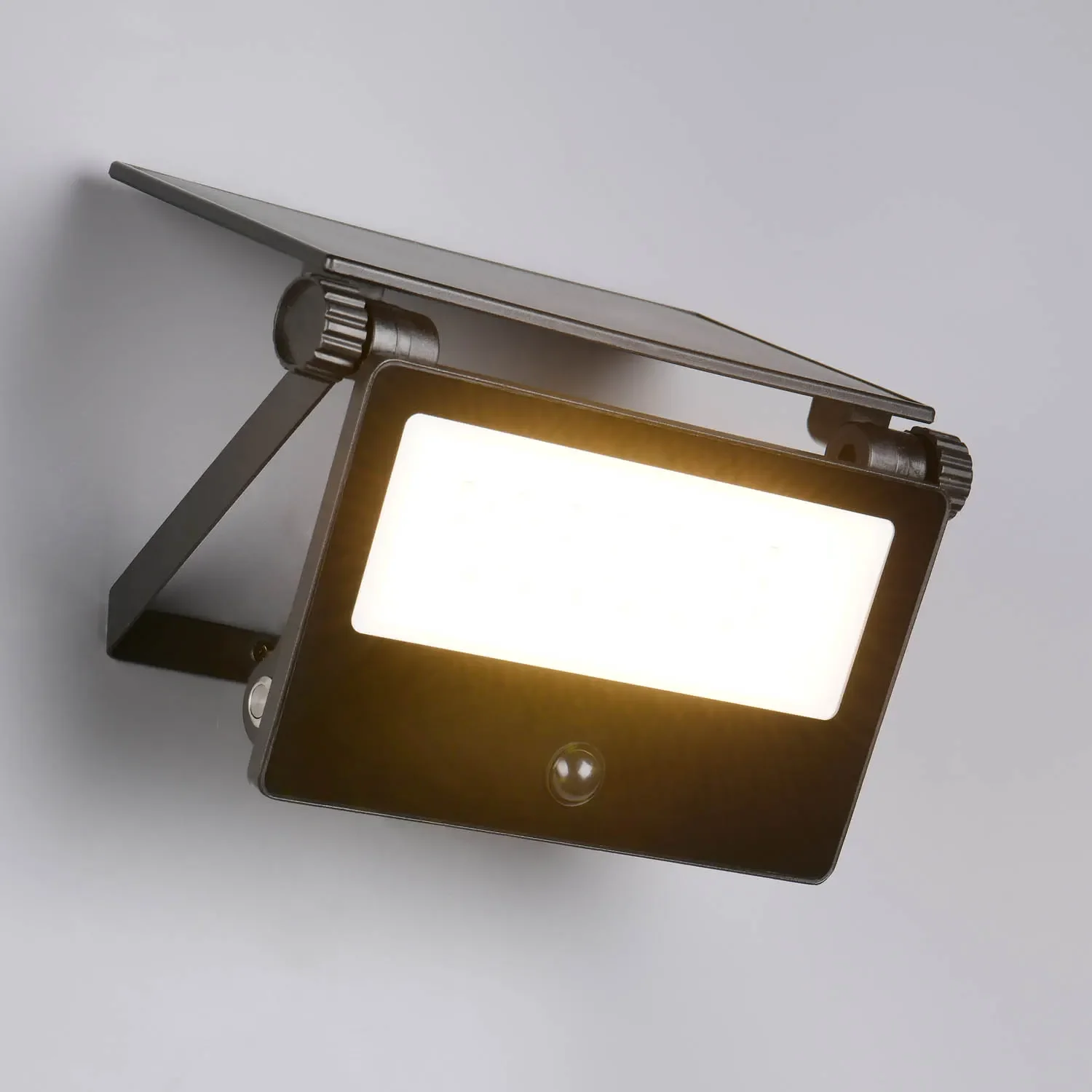 foto del prodotto applique da esterno solare 18w 3000k-6000k sensore orientabile ip54 muscari