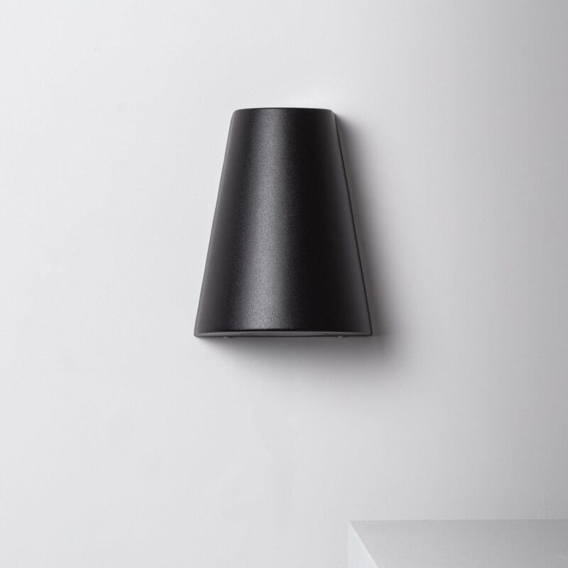 foto del prodotto applique da parete per esterni alluminio illuminazione doppia luce magna design nero