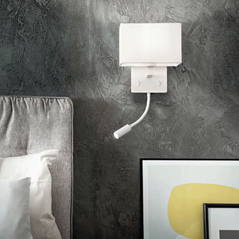 foto del prodotto applique in metallo 21 cm bianco con paralume e spot a led orientabile shadow