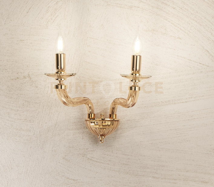 foto del prodotto applique in vetro trasparente e finiture oro 2 luci ap.villa 2 oro
