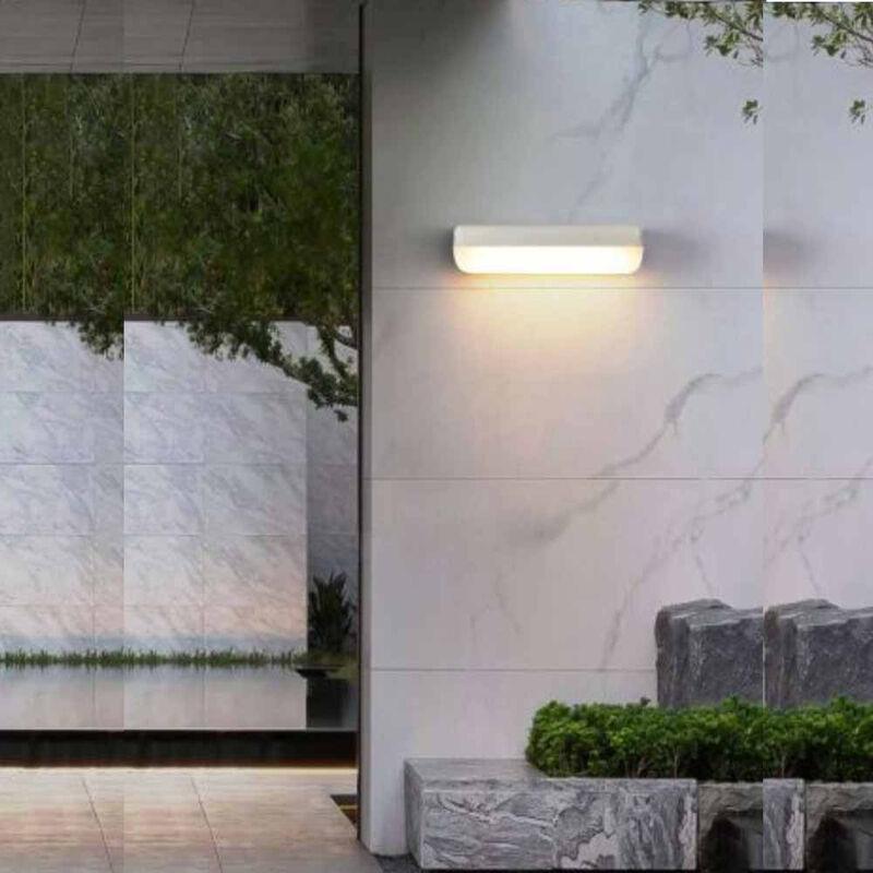 foto del prodotto applique lampada led per esterno 12 watt plafoniera per balconi terrazzi bianca luce calda 3000k ip65