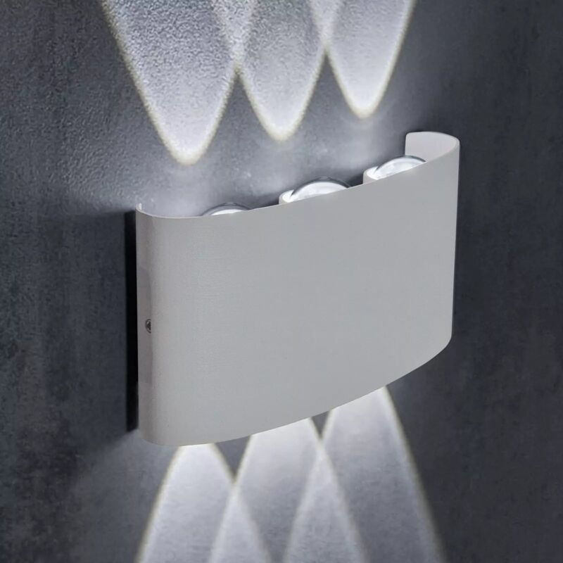 foto del prodotto applique led 16w con doppia luce, protezione ip65, montaggio facile a muro per esterni 6500k maka