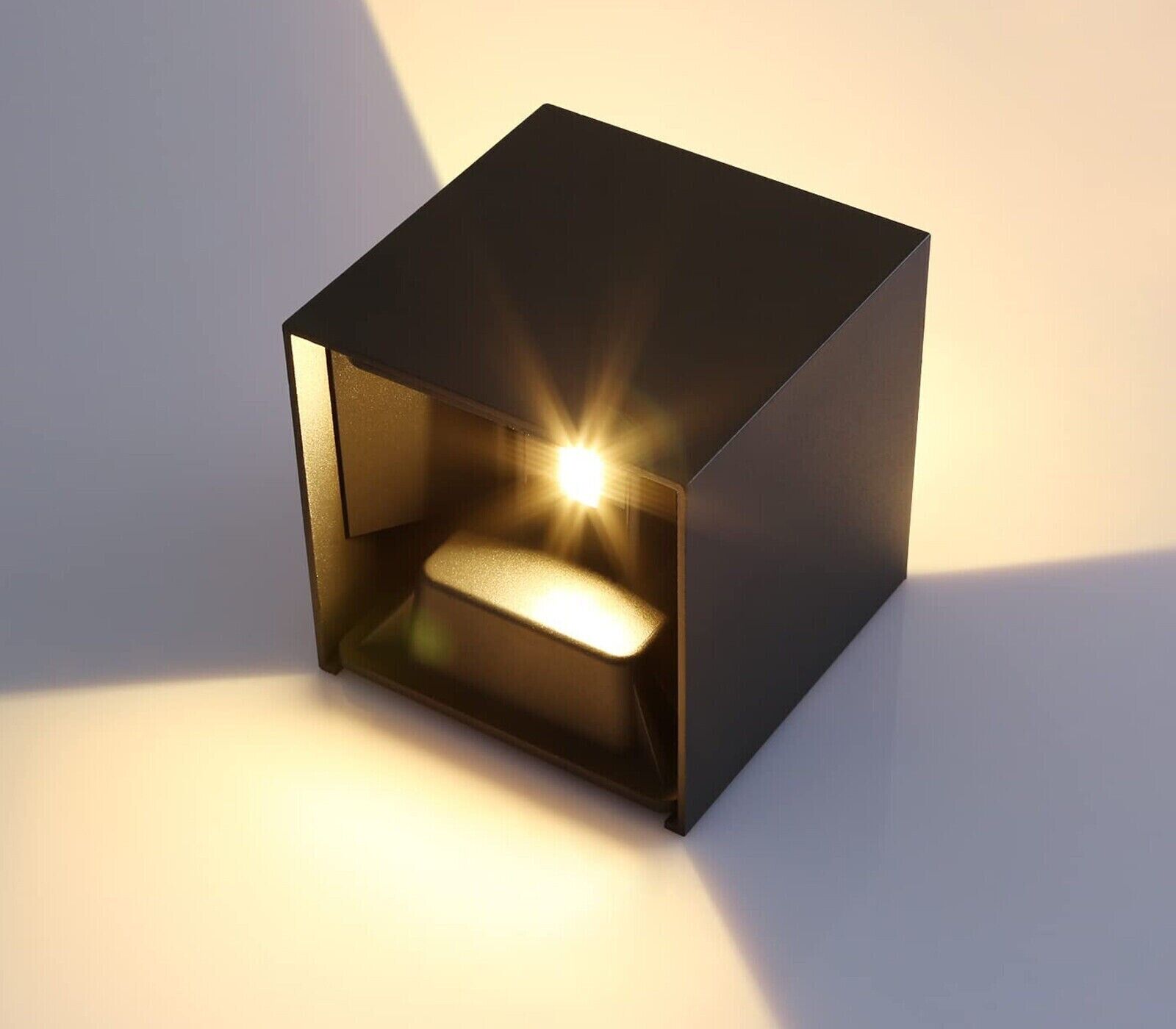 foto del prodotto applique led cob lampada parete 20w quadrato nero caldo interno esterno 18