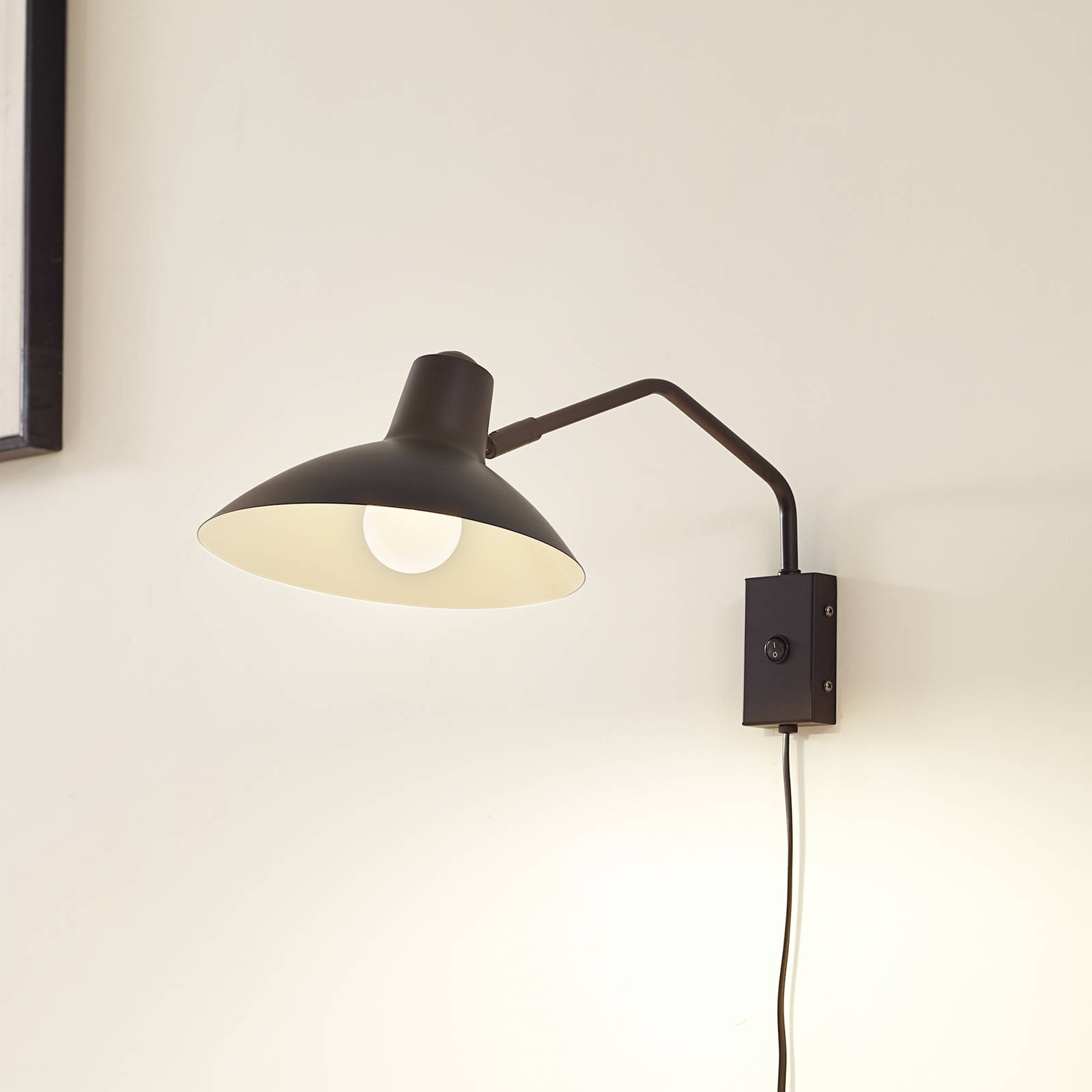 foto del prodotto applique lindby adrik, nero, metallo, con spina