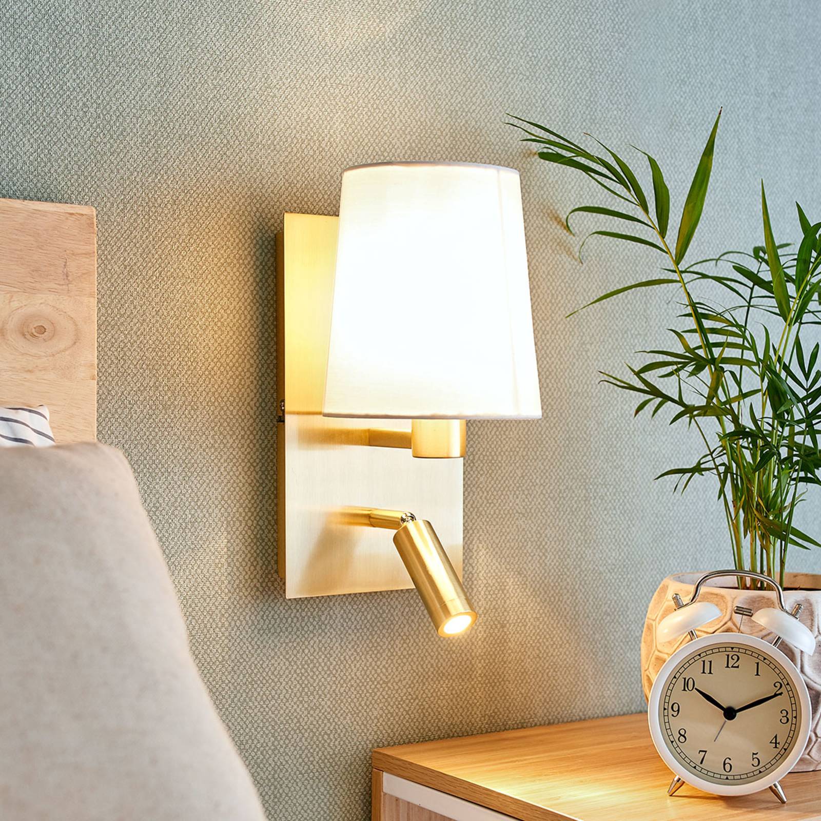 foto del prodotto applique lindby aiden, bianco, ottone, lampada a led da lettura