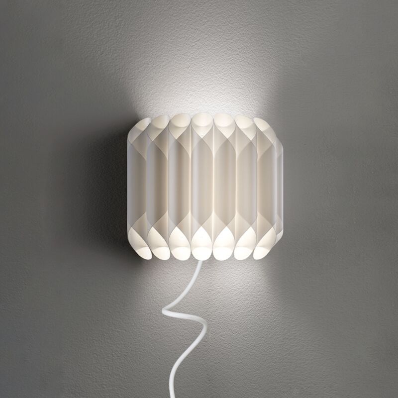 foto del prodotto applique moderna 1 luce louise in polilux bianco con cavo made in italy