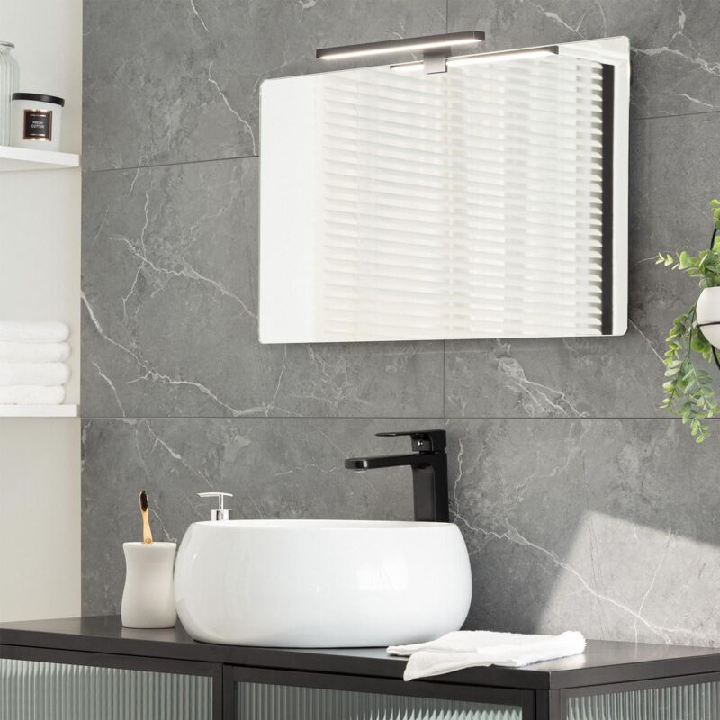 foto del prodotto applique per specchio del bagno carl 5w nero bianco caldo 3000k