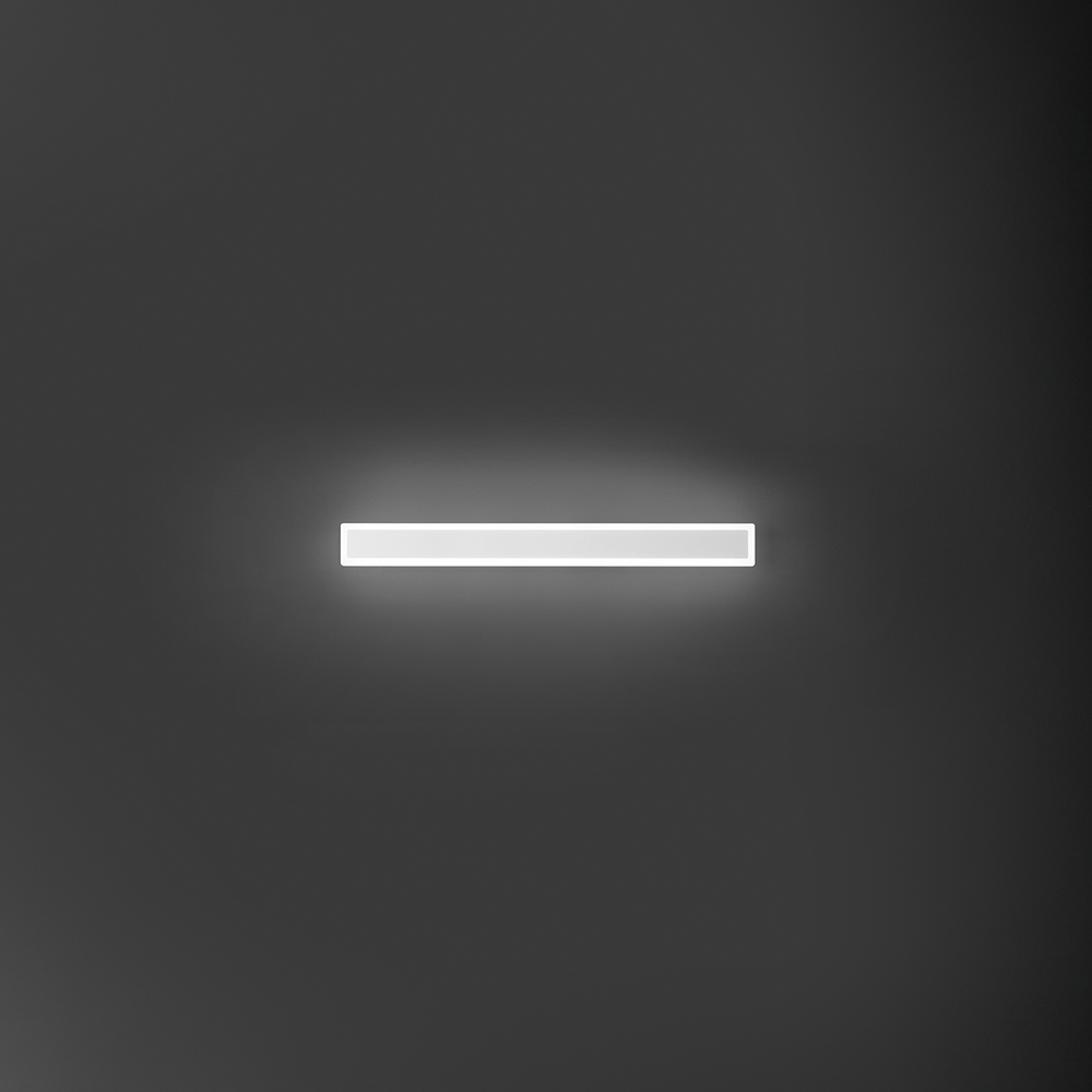 foto del prodotto applique wally a led 19w 2008lm 3000k in alluminio colore bianco diffusore satinato 82,5cm