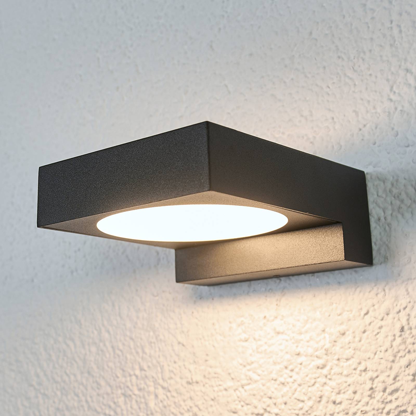 foto del prodotto arcchio applique led nera natalja da bagno