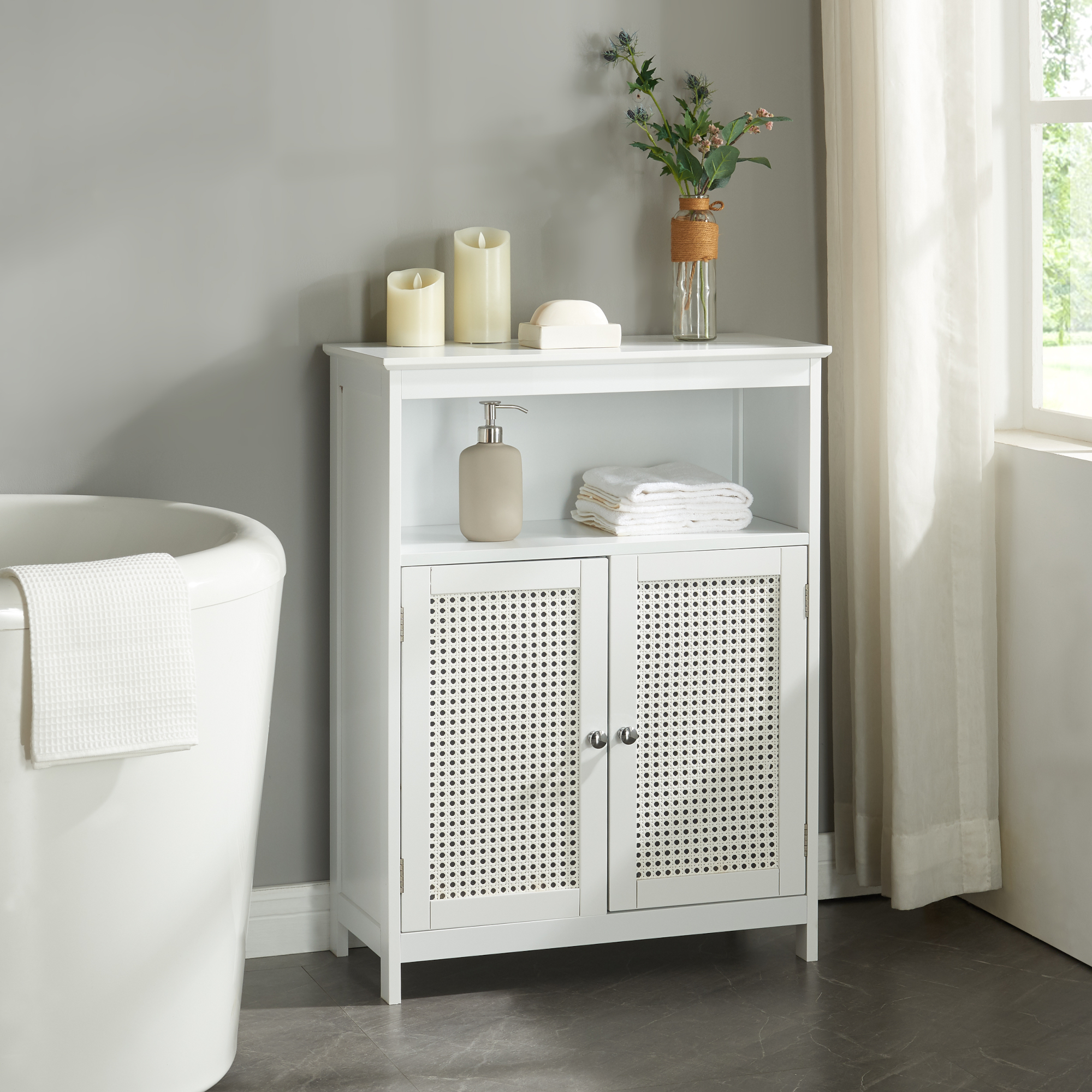 foto del prodotto armadietto da bagno karls y con ante e scomparto bianco en.casa 